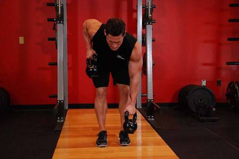 Dönüşümlü Kettlebell Sırası — bitiş pozisyonu