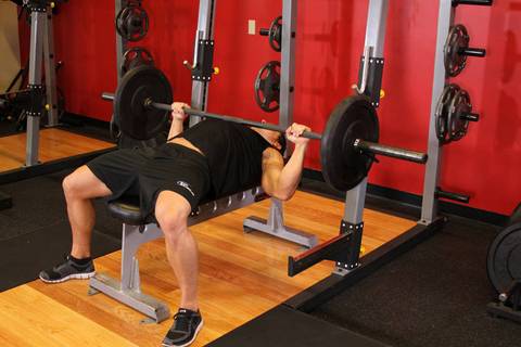 Bench Press - Orta Kavrama — bitiş pozisyonu