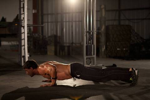 Saat İbresi Push-Up — bitiş pozisyonu