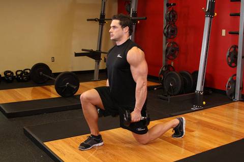 Dambıl Lunges — bitiş pozisyonu