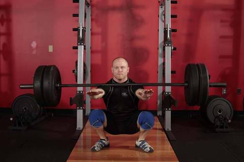 Frankenstein Squat — bitiş pozisyonu