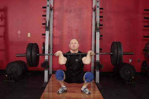 Front Squat (Clean Grip) — bitiş pozisyonu