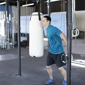 Heavy Bag Thrust — başlangıç pozisyonu