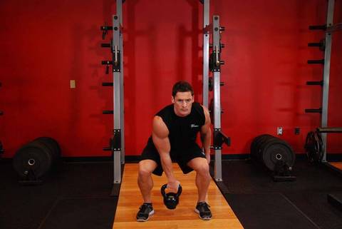 Kettlebell Hang Clean — bitiş pozisyonu