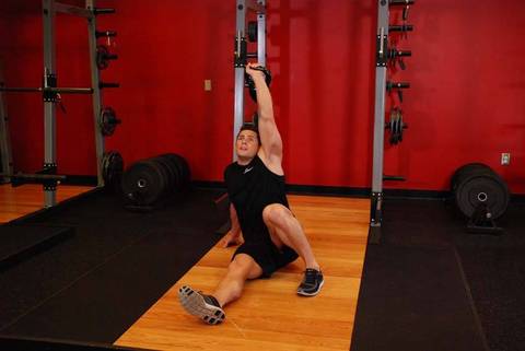 Kettlebell Turkish Get-Up (Squat Stili) — bitiş pozisyonu