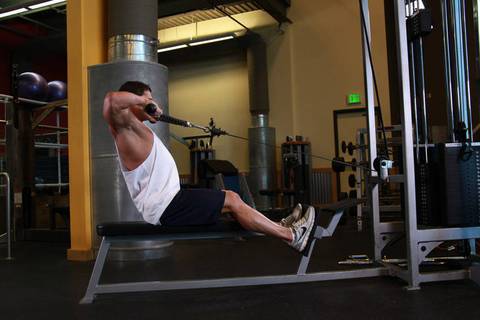 Low Pulley Row To Neck — bitiş pozisyonu