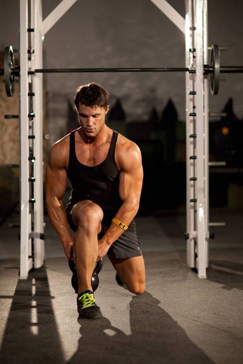 Lunge Pass Through — bitiş pozisyonu
