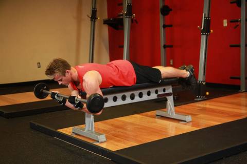 Lying High Bench Barbell Curl — bitiş pozisyonu