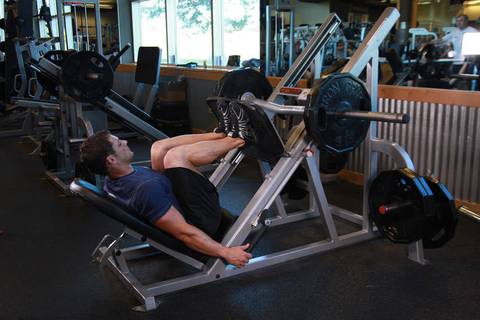 Dar Ayak Leg Press — başlangıç pozisyonu