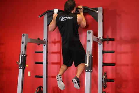 Tek El Chin-Up — bitiş pozisyonu