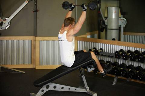 Press Sit-Up — bitiş pozisyonu