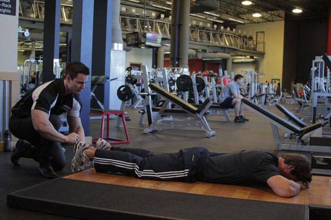 Prone Manual Hamstring — başlangıç pozisyonu