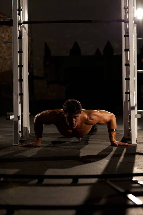 Push-Up Geniş — bitiş pozisyonu