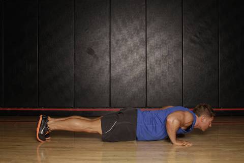 Push-Up Yan Plank'a — bitiş pozisyonu
