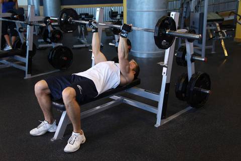 Ters Triseps Bench Press — bitiş pozisyonu