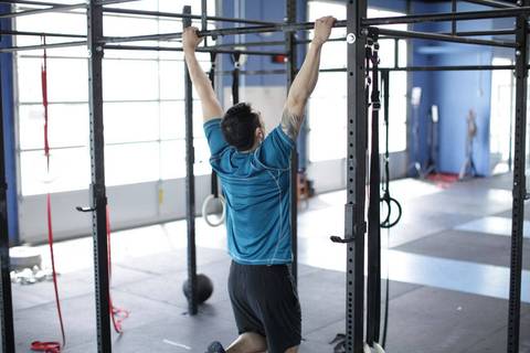 Scapular Pull-Up — başlangıç pozisyonu