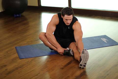Oturarak Zemin Hamstring Germe — bitiş pozisyonu