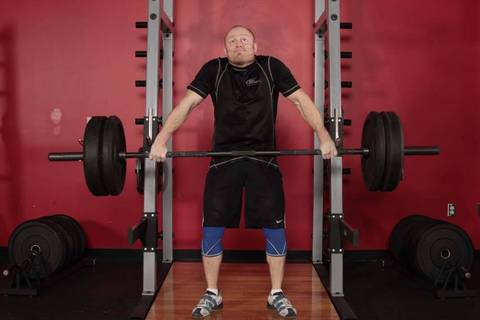 Snatch Shrug — bitiş pozisyonu