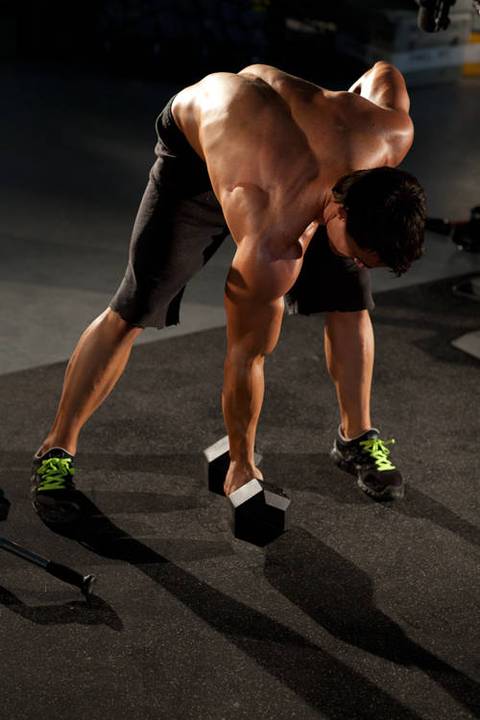 Standing Konsantrasyon Curl