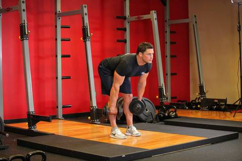 Sert Bacak Dambıl Deadlift — bitiş pozisyonu