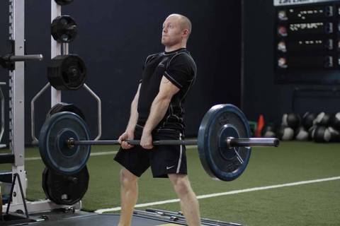 Sumo Deadlift — bitiş pozisyonu